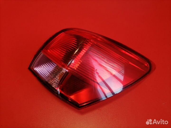 Фонарь задний правый Nissan Qashqai J10 MR20DE