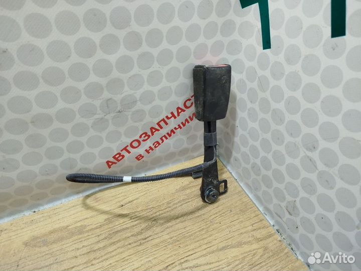 Защёлка ремня безопасности передний правый Kia Cee