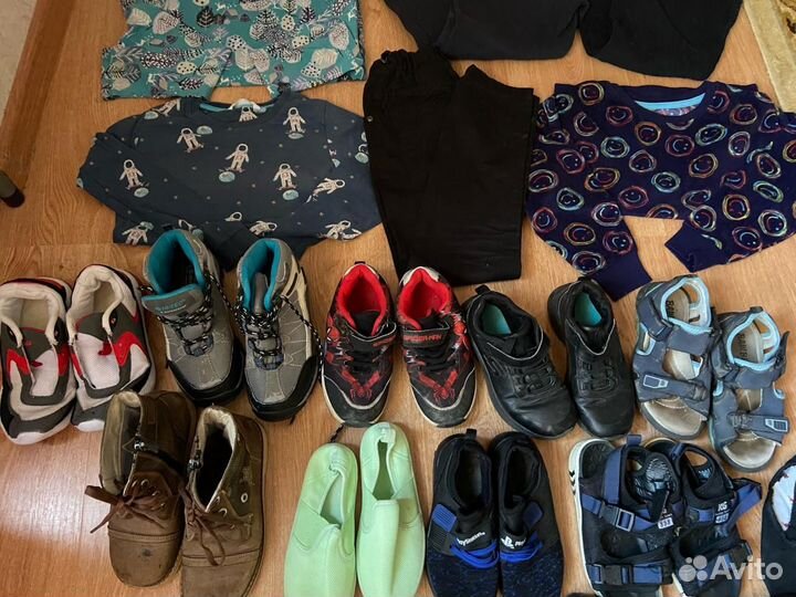 Вещи отдам 6-7 лет бронь