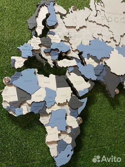 Карта мира из дерева