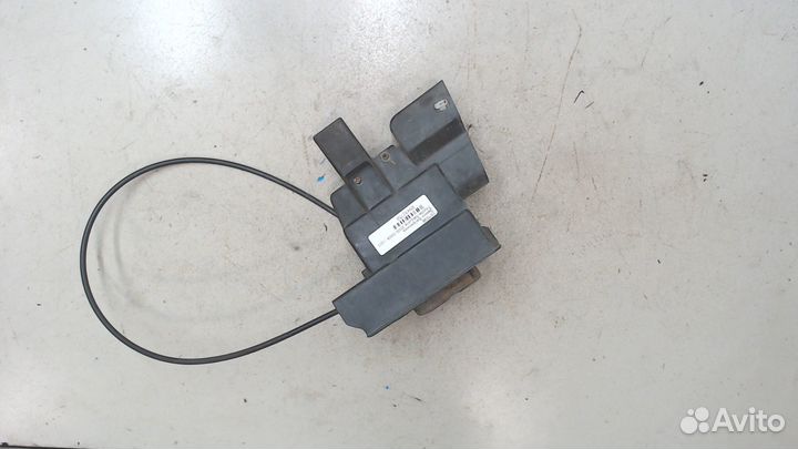 Замок багажника Toyota Sequoia, 2003