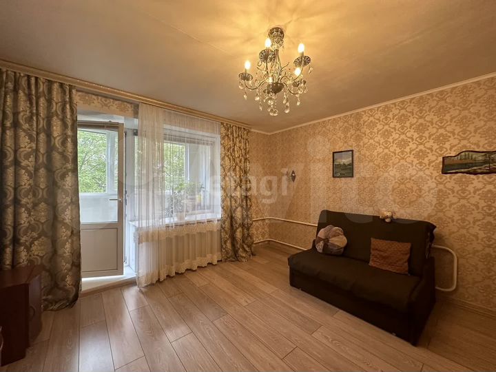 2-к. квартира, 58 м², 1/2 эт.