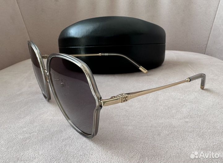 Солнцезащитные очки Escada