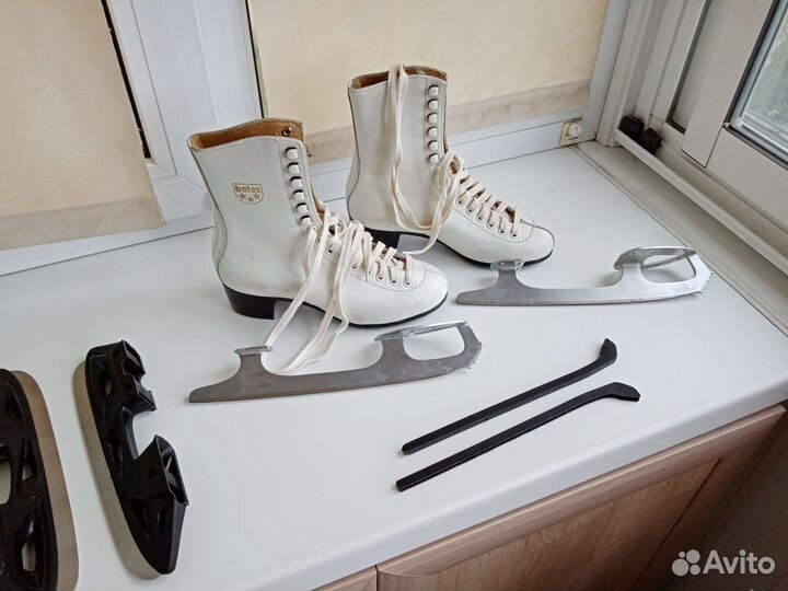 Коньки фигурные детские Botas, размер 22,5