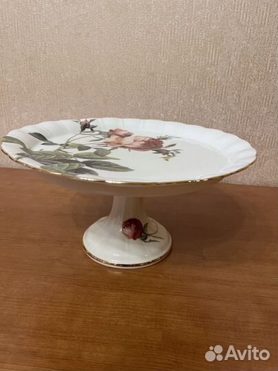 Блюдо для торта на ножке, 25 см диаметр