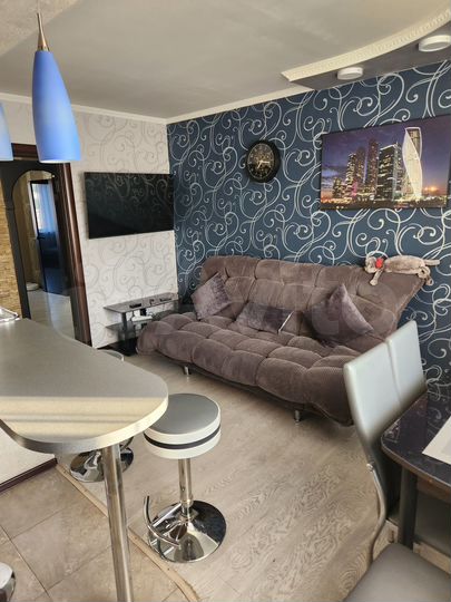 3-к. квартира, 81 м², 8/10 эт.