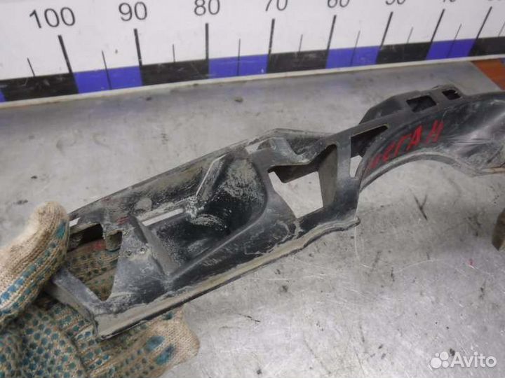 Кронштейн бампера передний правый Renault Megane