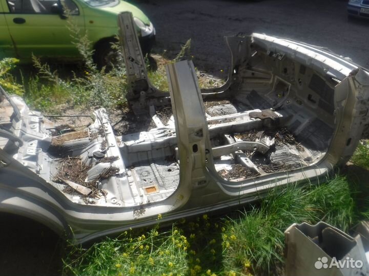 Порог правый mitsubishi Galant 9 2009