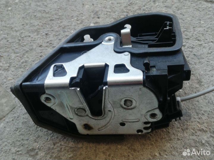 Замок задней левой двери BMW 5-series F10