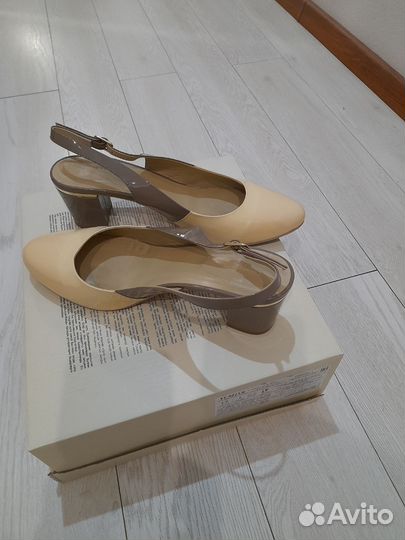 Босоножки женские 40 размер натуральная кожа, лак