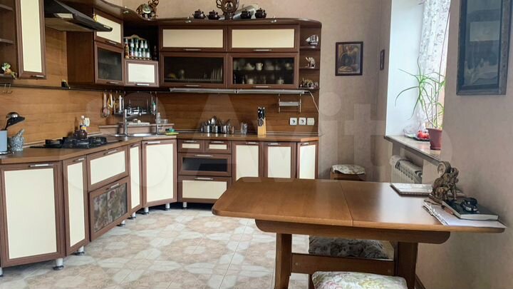 Дом 650 м² на участке 6,5 сот.