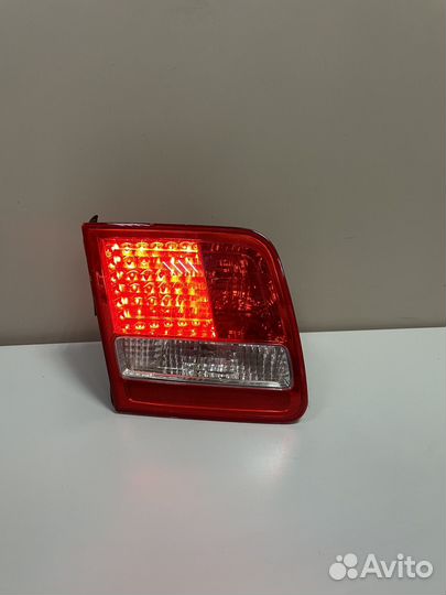 Фонарь левый в крышку Ауди А8 4Е Д3