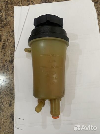 Бачок для гура ford focus 3