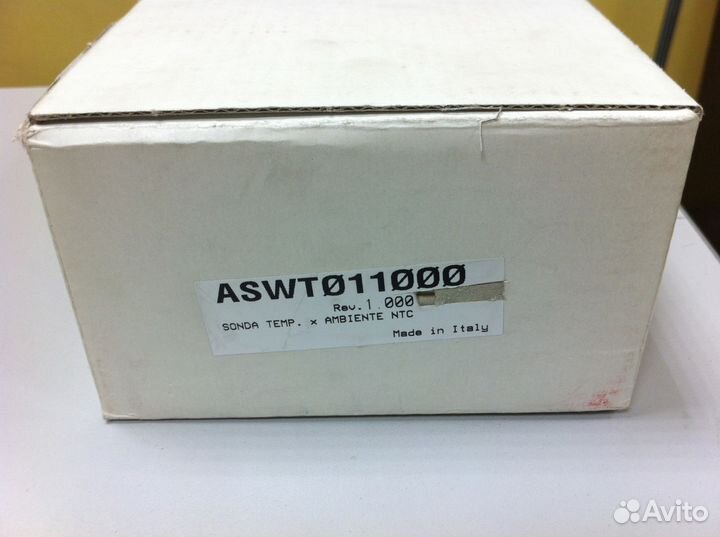 Датчик температуры настенный Carel aswt011000 (NTC