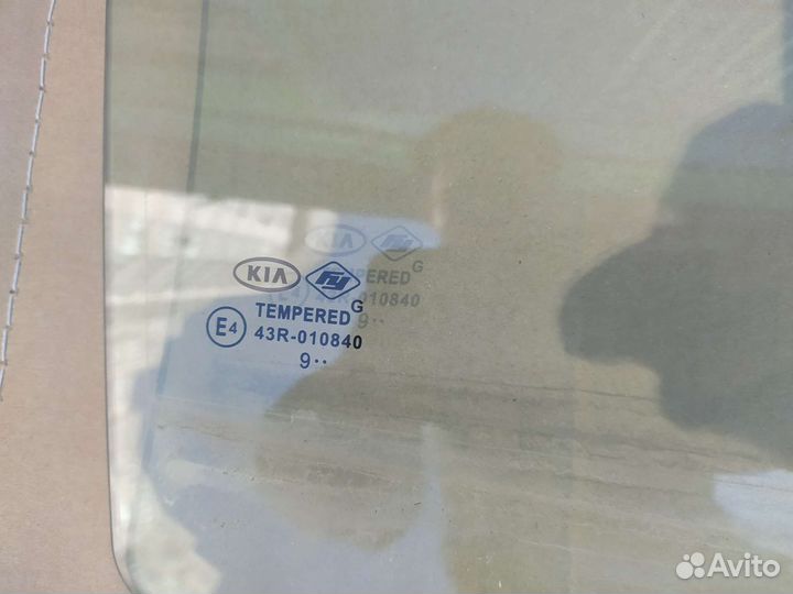 Стекло двери заднее правое Kia Sorento 2