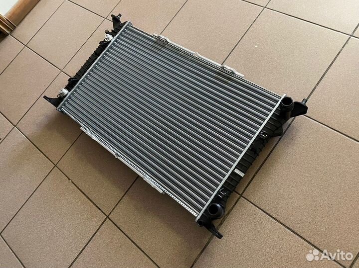 Радиатор охлаждения Audi A5 8T A4 B8 Q5 8R