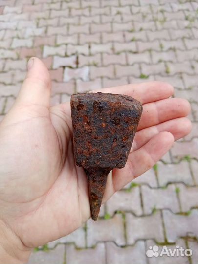 Старинная бабка. Наковаленка для отбивания косы