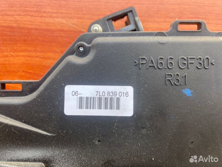 Замок двери задний правый Vw Touran minivan BSE