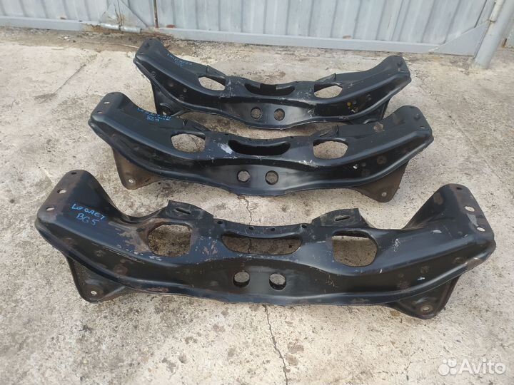 Балка передняя поперечная Subaru Legacy BG9