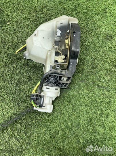 Замок двери задний левый Mercedes-Benz S-Class