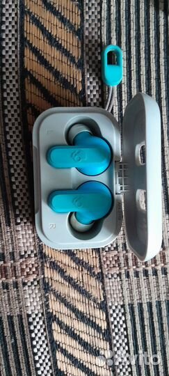 Беспроводные наушники skullcandy Dime