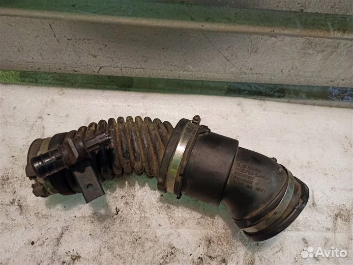 Патрубок воздушного фильтра Opel Astra J GTC