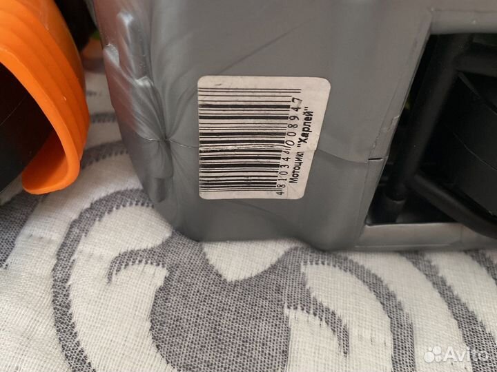 Вертолет и мотоцикл игрушечные