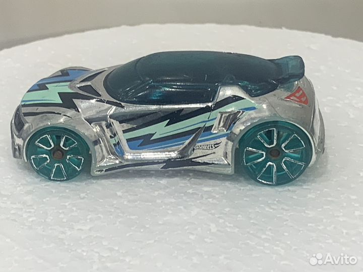Hot wheels машинка калекционая
