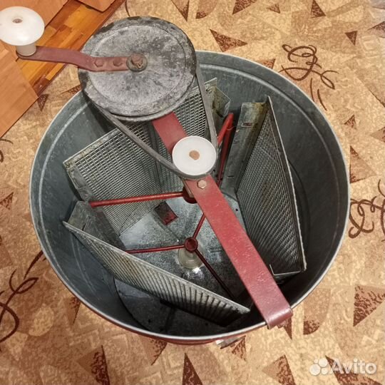 Продам медогонку 3х секционную