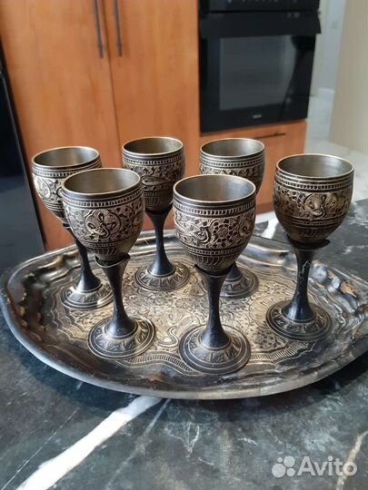 Рюмки с подносом