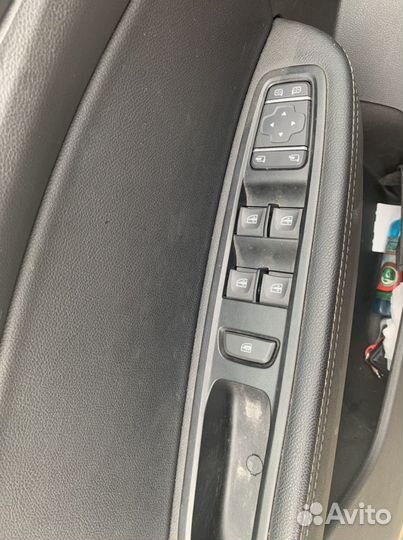 Кнопки двери передние Renault Arkana