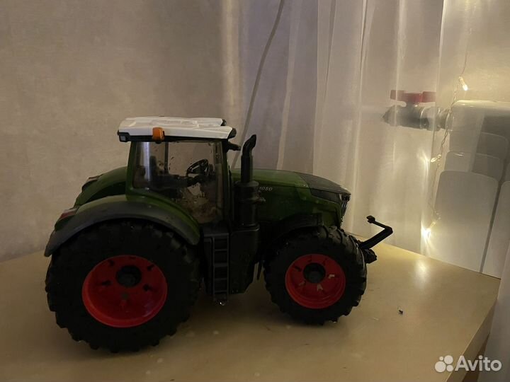 Bruder трактор