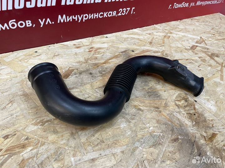 Патрубок воздушного фильтра Renault Sandero