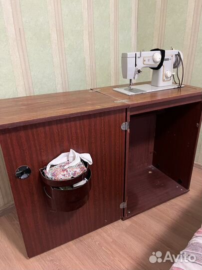 Швейная машина Подольск 132 тумба