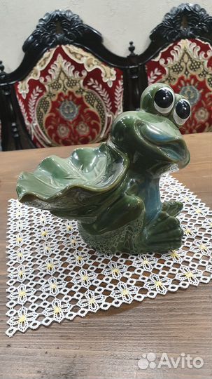 Статуэтка лягушка