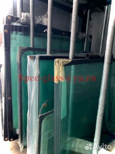 Стекло переднее для мини-погрузчика Zoomlion ZS080