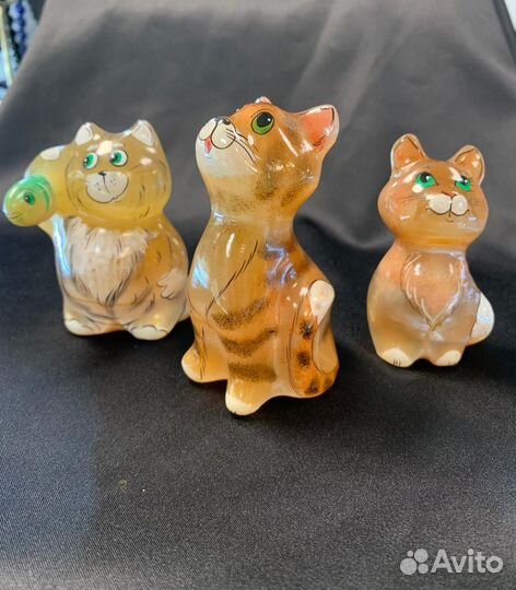 Фигурки кошек из натуального камня