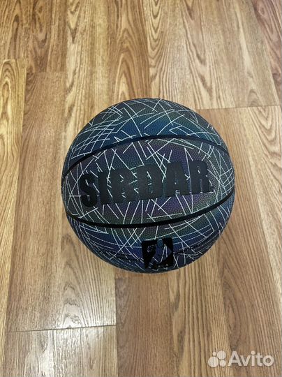Баскетбольный мяч 