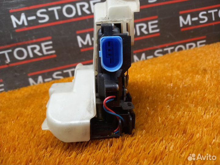 Замок двери задний правый Volkswagen Jetta 1K BWA