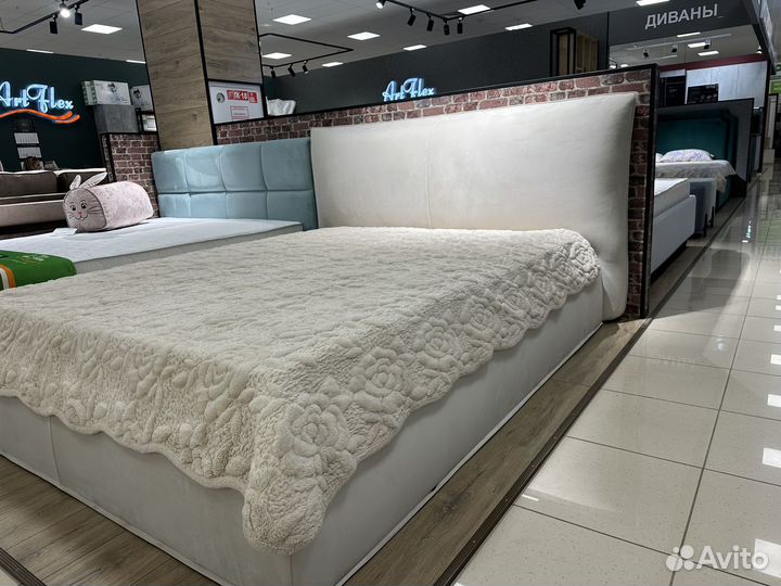 Кровать двухспальная