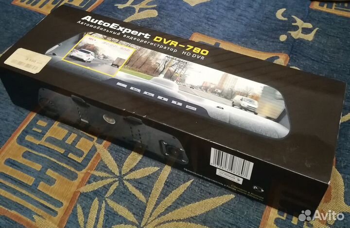 Автомобильный видео-регистратор (зеркало) DRV-780