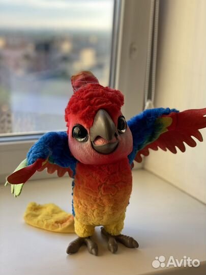 Музыкальный синтезатор и интерактивные игрушки