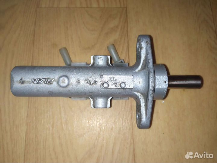 Главный тормозной цилиндр Mitsubishi Grandis