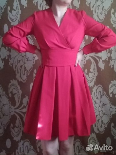 Продам платья(подробнее в описании)