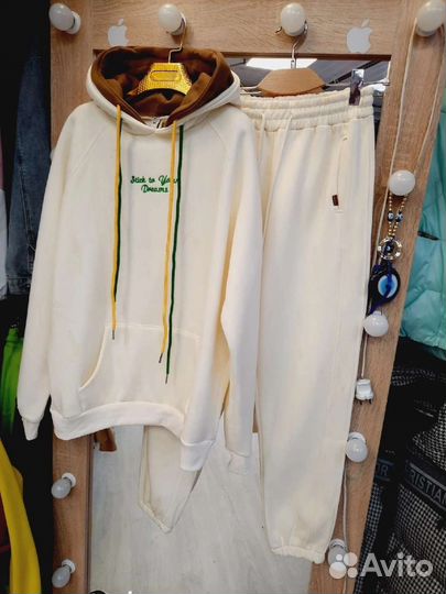 Костюм спортивный