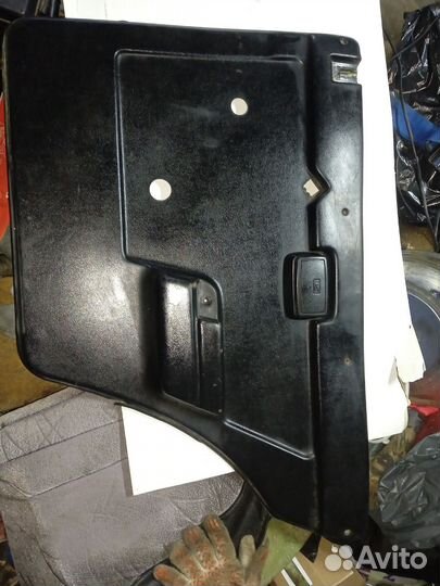 Чёрные жёсткие дверные карты ваз 2105