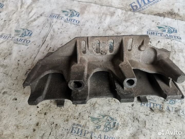 Кронштейн впускного коллектора Renault Clio II (19