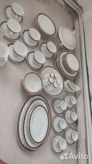 Шикарный столовый сервис 60предметов