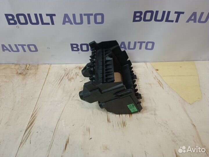 Кронштейн блока предохранителей Omoda C5 sqre4T15C