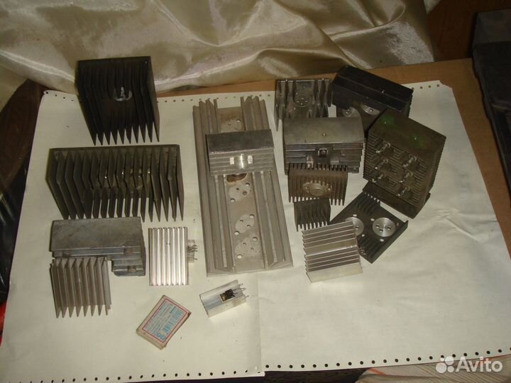 Радиаторы б/у для электрокомпонентов